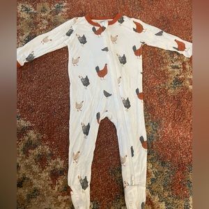 Kyte Baby footie in Chick 🐓